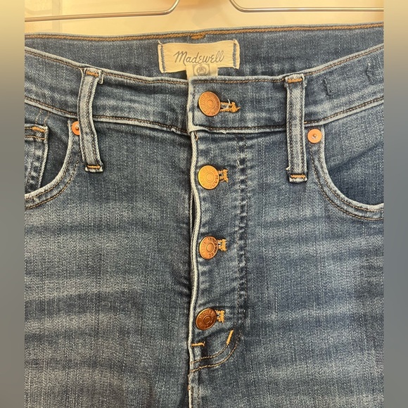 COPY - Madewell 9" Mid-Rise Skinny Jeans Button-Front Edition - Picture 4 of 9